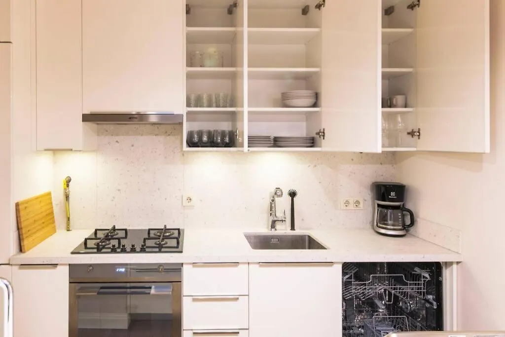 Apartment Wonder Homes - Ultra-Modern Flat, 3 Bedroom & 1 Min To Taksim Square Istanbul