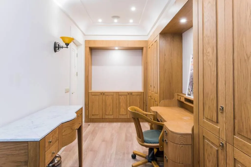 Wonder Homes - Ultra-Modern Flat, 3 Bedroom & 1 Min To Taksim Square Istanbul