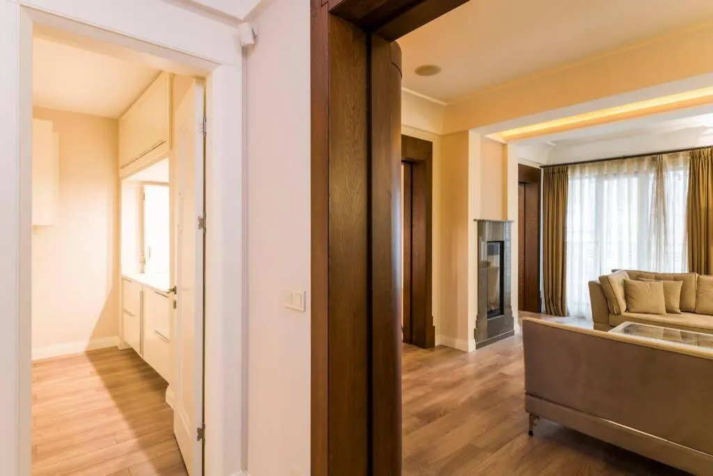 Wonder Homes - Ultra-Modern Flat, 3 Bedroom & 1 Min To Taksim Square Istanbul Apartment