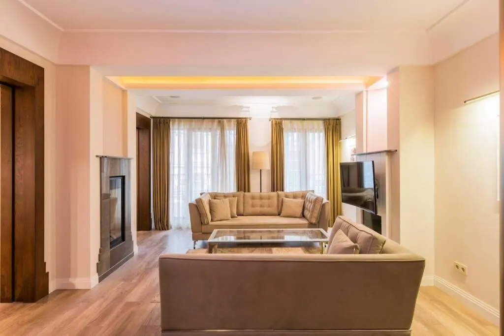 Wonder Homes - Ultra-Modern Flat, 3 Bedroom & 1 Min To Taksim Square Istanbul