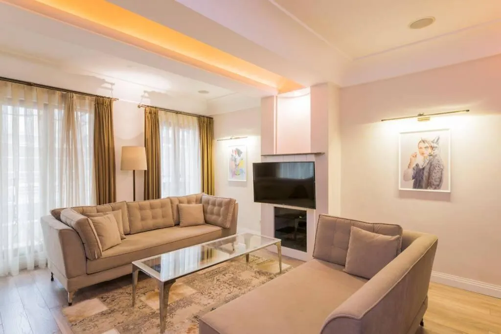Wonder Homes - Ultra-Modern Flat, 3 Bedroom & 1 Min To Taksim Square イスタンブール